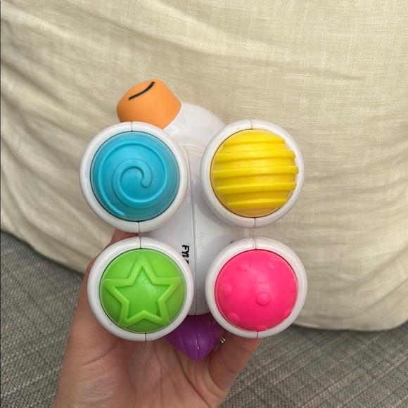 Fisher-Price Unicorn Clicker Pal Toy White Ages 6 to 36 Months - Picture 3 of 5